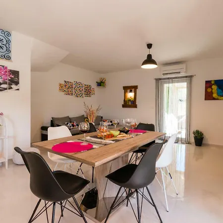 Stella Juricani Villa