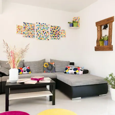 Stella Juricani * أوماغ